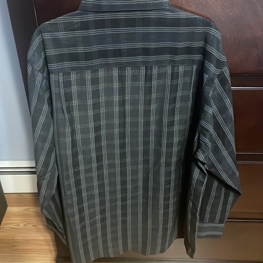 Mens button down - Picture 2 of 6